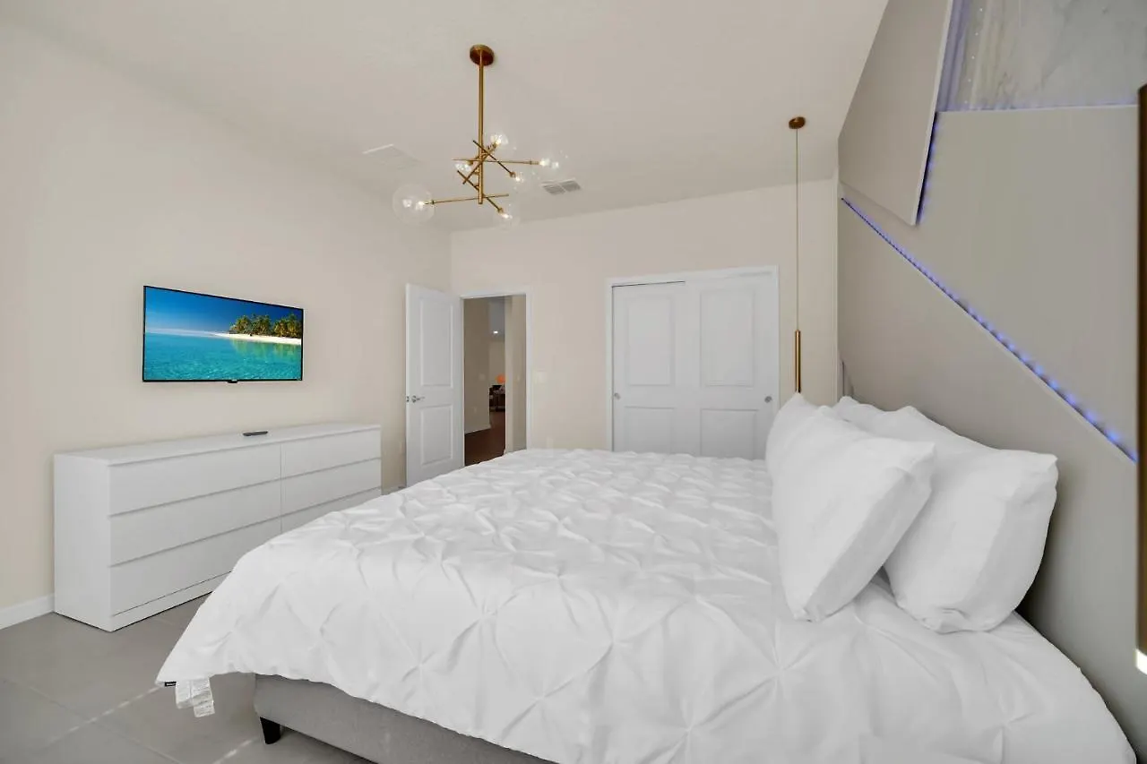 Windsor Island 10B 8B Villa Davenport